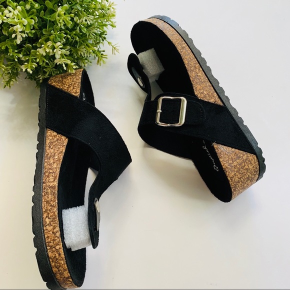 Qupid Ahana Black Stretch Suede Thong Sandal - Picture 2 of 6